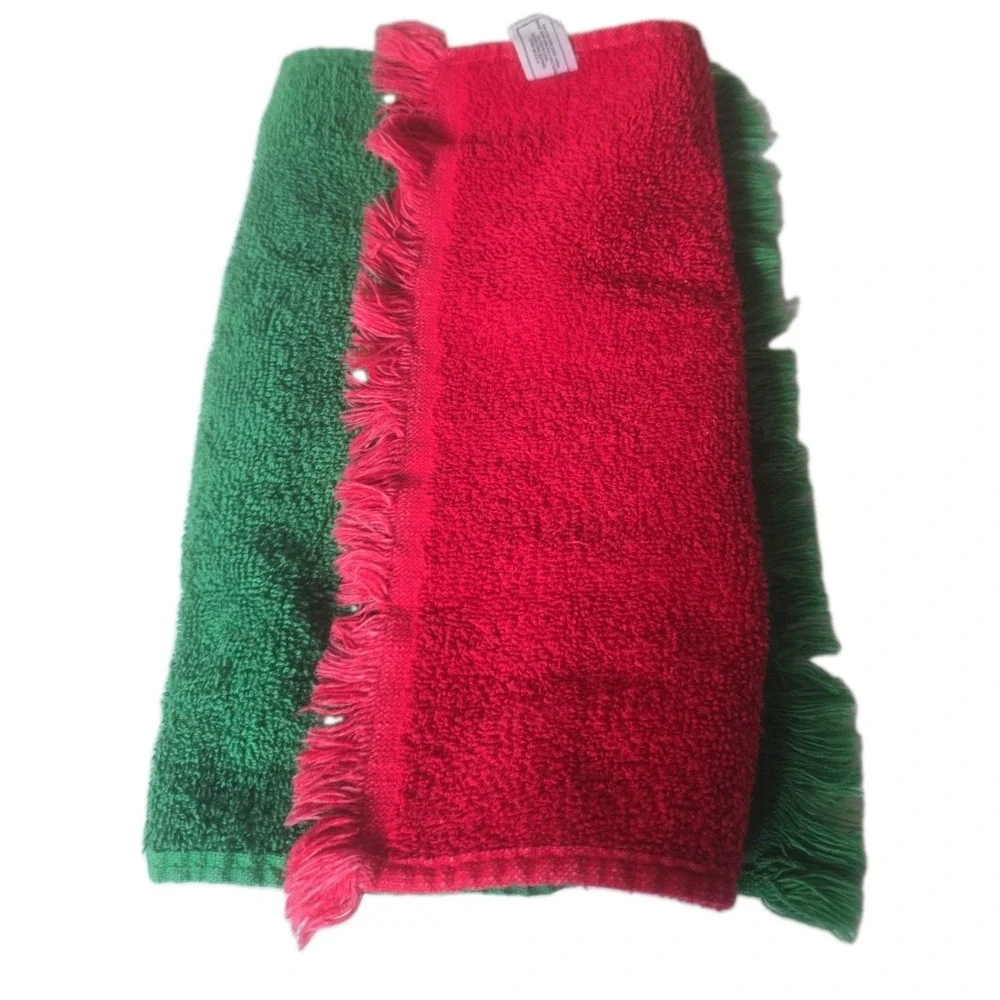 Tom Roe Vintage Christmas Hand Towels Set of 2 Red Green Bear Cotton USA Fringed